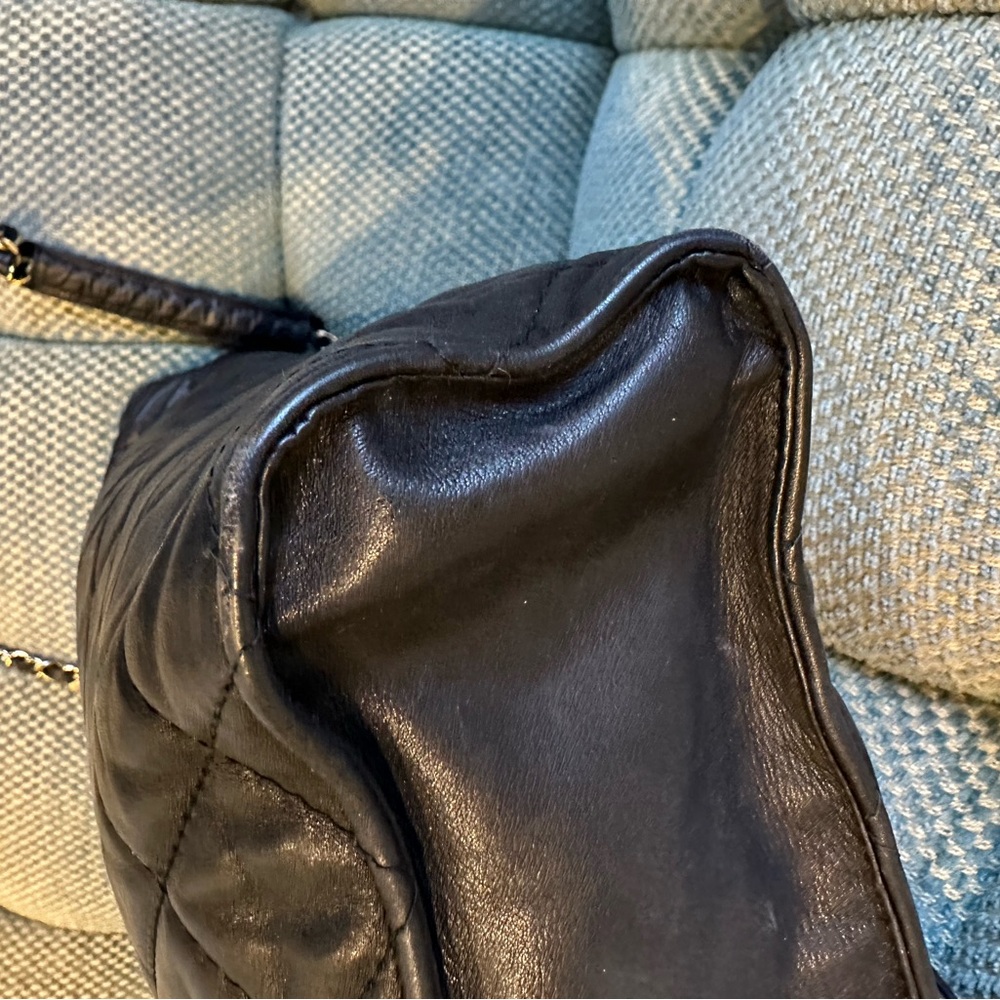 CHANEL Black Quilted Lambskin Top-Handle Shoulder Bag with Gold Hardware - Picture 6 of 14